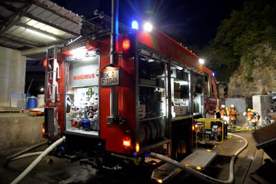 Metallspaenehaufen brannte bei Schrott Gogel in Backnang